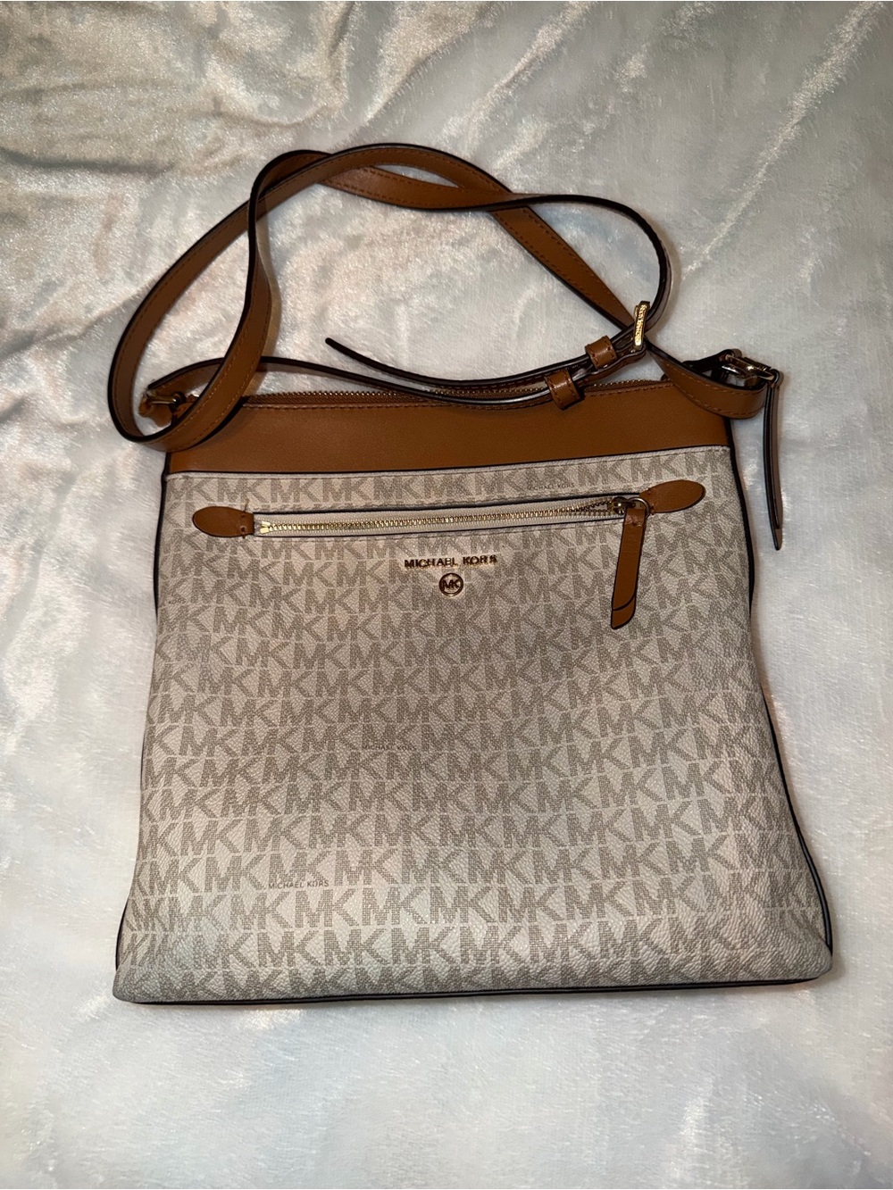 Michael Kors Beige and Brown Monogram Crossbody - Picture 4 of 16